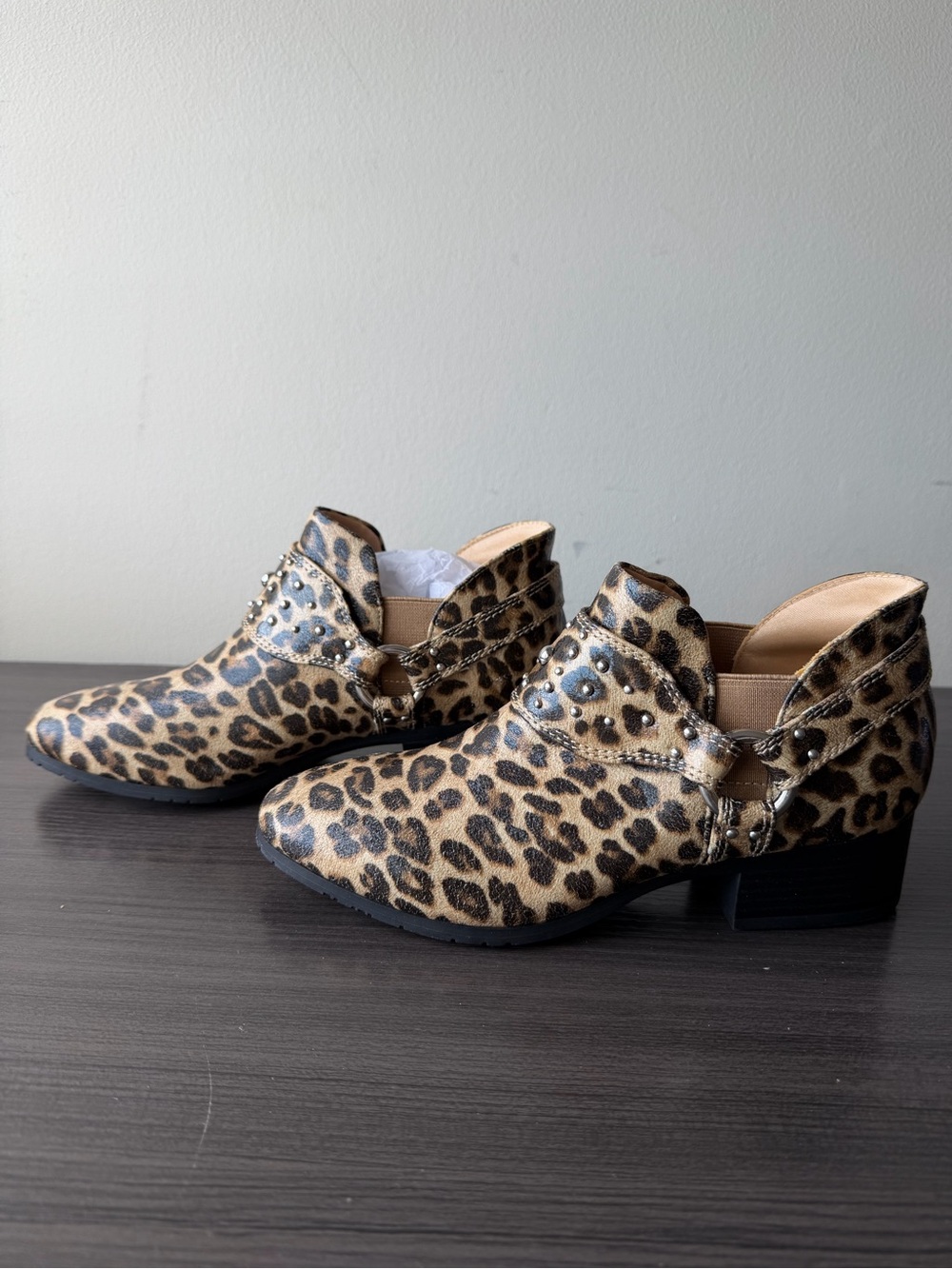 New Kenneth Cole Reaction Samara Leopard Booties Ankle Boots Studded Size 6 Samp